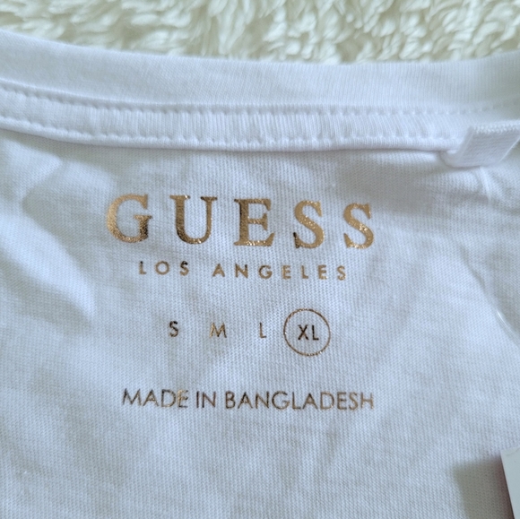 Guess❓Miller Floral💐 Graphic Tee👕 - NWT - Picture 5 of 15